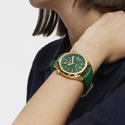 Colección TOUS Now 💚 Reloj gmt automático con esfera de nácar verde

#Reloj #Watch #Watches #Touswatches #Tousespaña #RelojTous #TousWomen #Tousjewelry #joyeriaonix #lugo #style #womenstyle #modamujer #moda #TousNow #Smartwatchtous